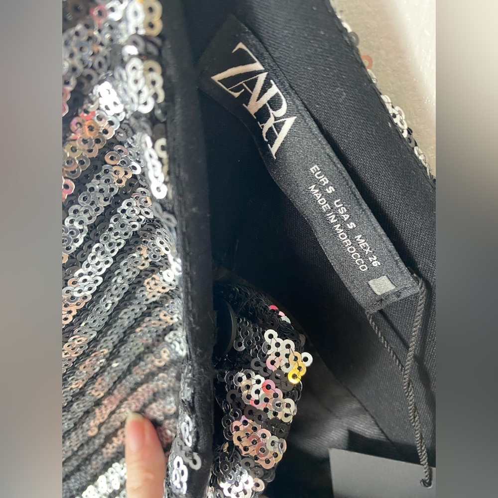 Zara NWT Black and Silver Sequin Shorts with Pockets - Picture 7 of 7